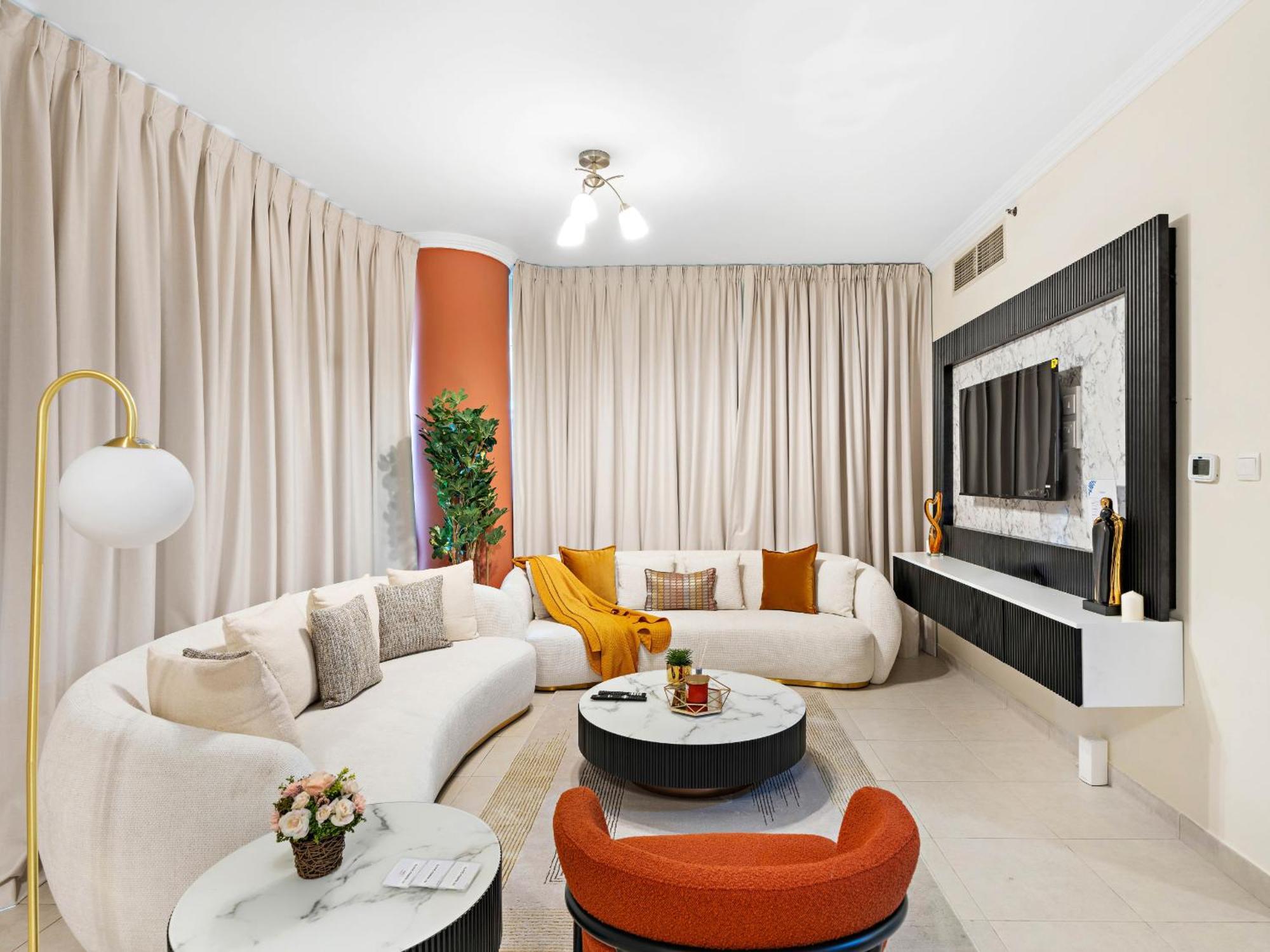 Stylish & Lively 1bdr In Marina Quay *