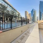 Stylish & Lively 1Bdr In Marina Quay